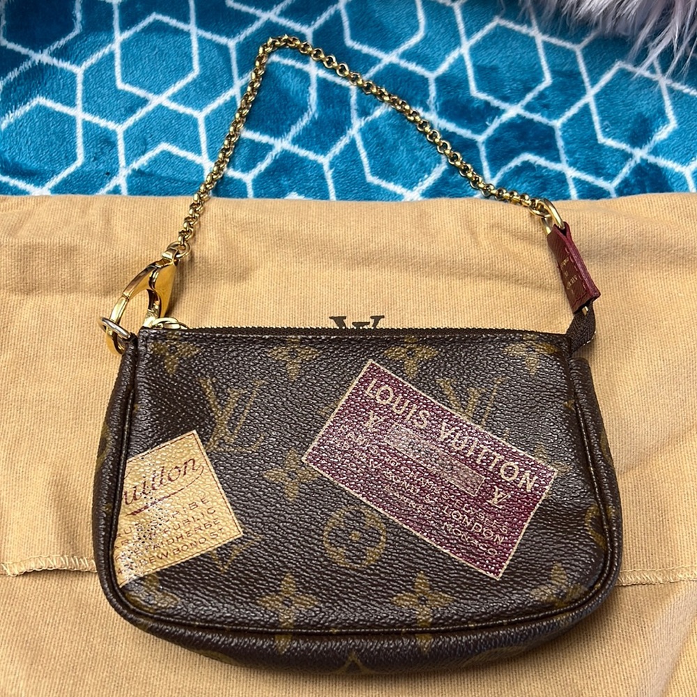 Authentic Louis Vuitton Mini Pochette